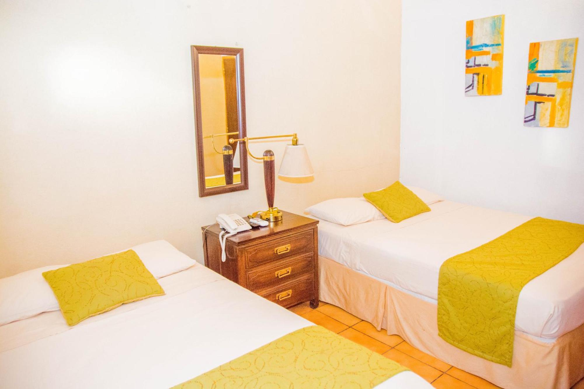 Hostal Fuente Castalia, B Y B Leon Exterior photo